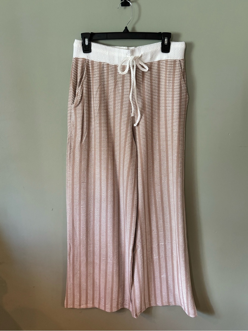 Zenana Outfitters Women's taupe Striped lounge set - Picture 4 of 7